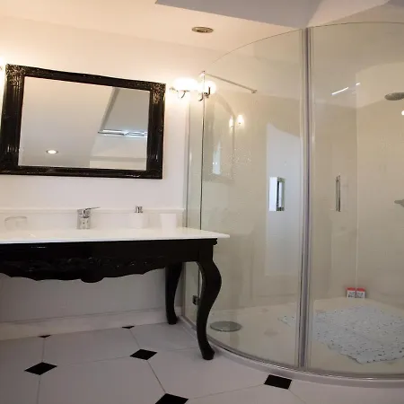 索纳提纳公寓 *