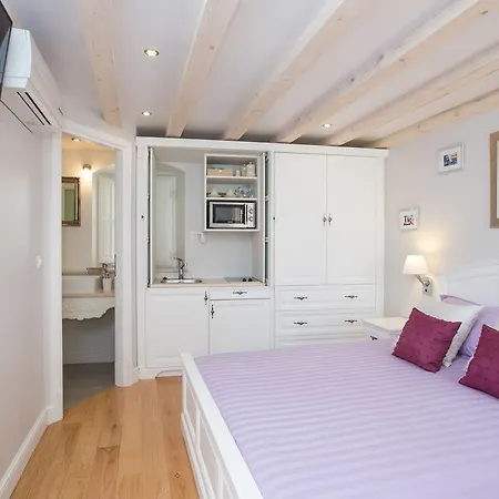 Sonatina Apartment *