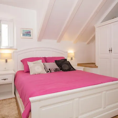 Apartment Sonatina